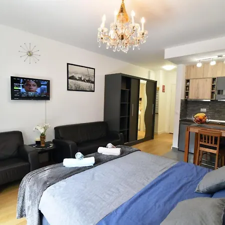 Ferienwohnung Tayson Square Dorcol New Location Free Garage Belgrad Exterior foto