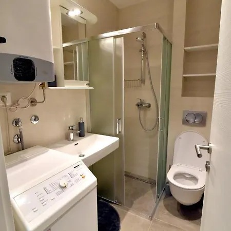 Ferienwohnung Tayson Square Dorcol New Location Free Garage Belgrad Exterior foto