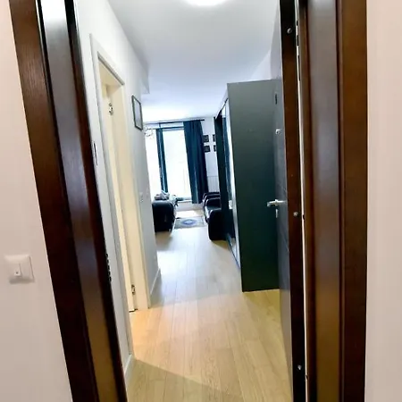 Ferienwohnung Tayson Square Dorcol New Location Free Garage Belgrad Exterior foto