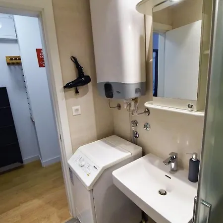 Ferienwohnung Tayson Square Dorcol New Location Free Garage Belgrad Exterior foto